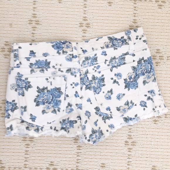 Forever 21 Shorts - Like NEW Forever21 floral blue/white denim shorts Forever 21 Shorts - Like NEW Forever21 floral blue/white denim shorts