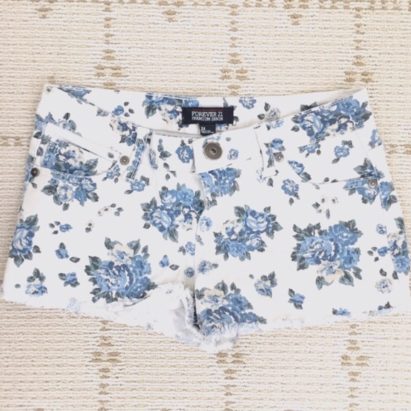 Forever 21 Shorts - Like NEW Forever21 floral blue/white denim shorts Forever 21 Shorts - Like NEW Forever21 floral blue/white denim shorts