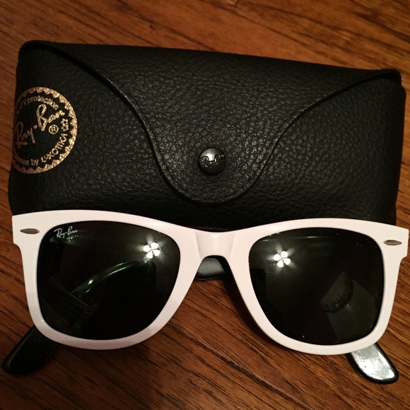 white authentic raybans in great condition! - Picture 1 of 1