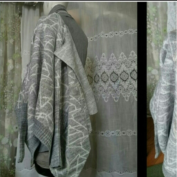 Moon Collection Open Cardigan - Picture 3 of 4