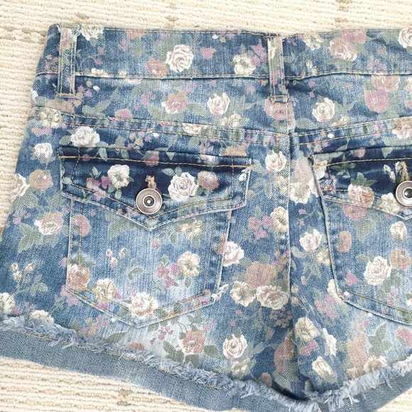 Forever 21 Shorts - Like NEW Forever21 floral blue denim shorts Forever 21 Shorts - Like NEW Forever21 floral blue denim shorts