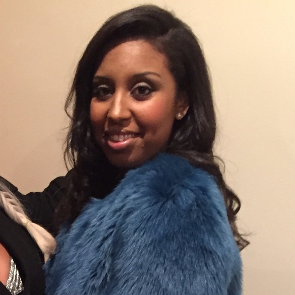 Meet your Posher, Jillian - Picture 2 of 3