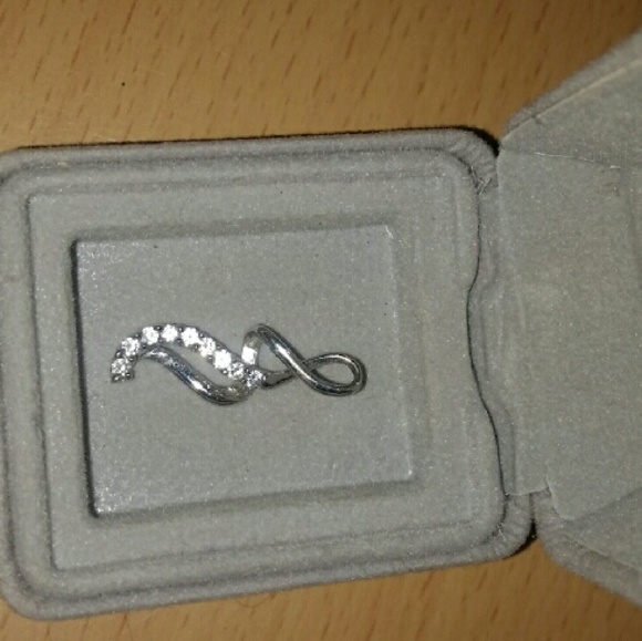 Kays Necklace