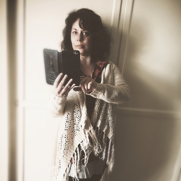 Meet your Posher, Lainey - Picture 2 of 4