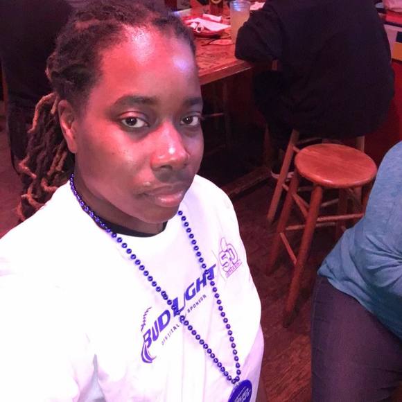 Meet your Posher, Erica - Picture 1 of 1