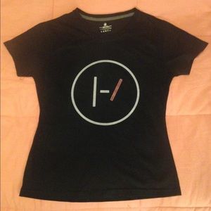 **NEW, NEVER WORN** Twenty One Pilots tshirt |-/