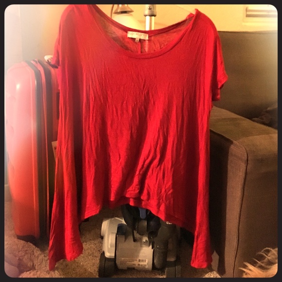Red shirt, loose on the shoulder - Picture 1 of 3