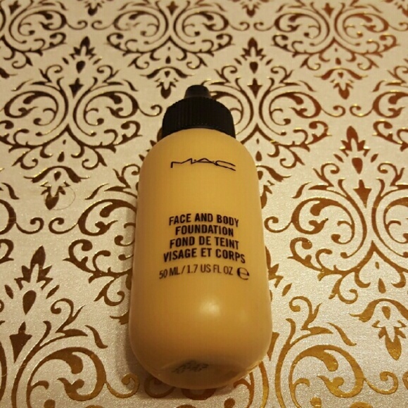 MAC Face and Body Foundation