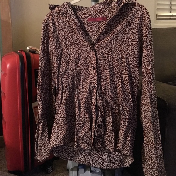 Dress shirt with leopard print. - Picture 3 of 3