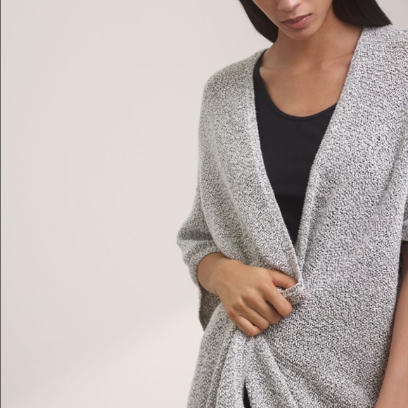 Aritzia Community Icon Cape
