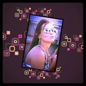 Meet your Posher, Nicole