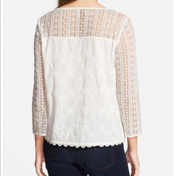 Hinge Lace Embroidered Top - Picture 2 of 4