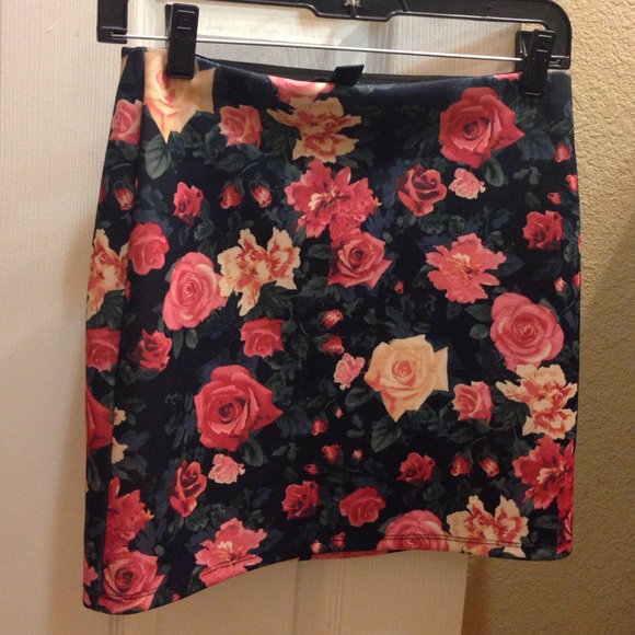 Floral skirt stretchy