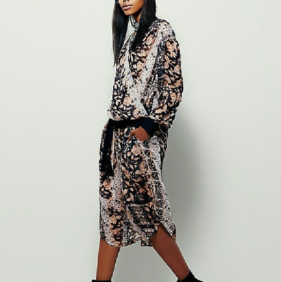 NWT*Free People* Romantic Break of Dawn Set - Picture 3 of 4