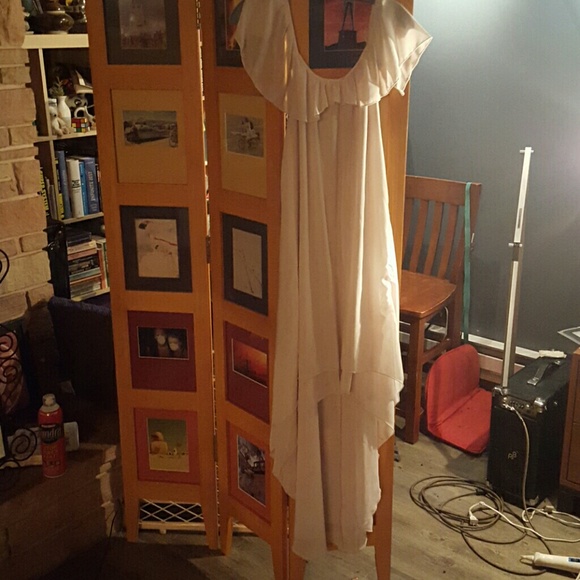 Gorgoeus flowy white chiffon dress