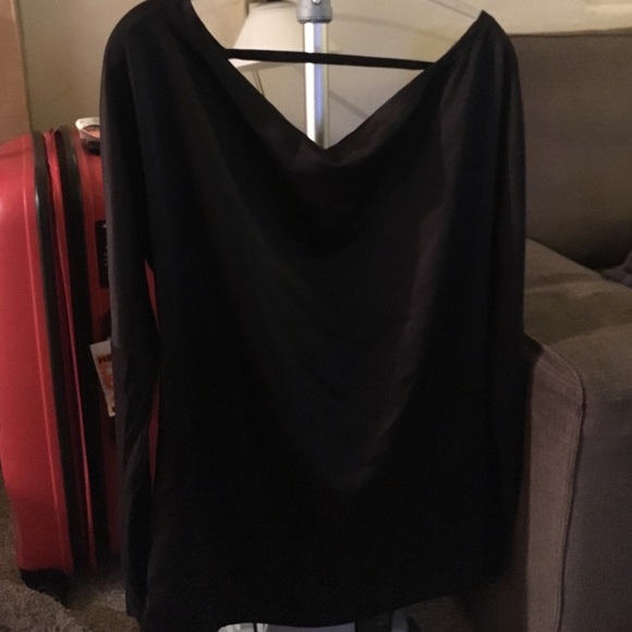 Black backless blouse - Picture 4 of 4