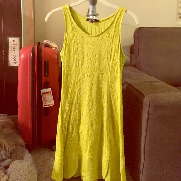 Lace yellow dress - Picture 1 of 3