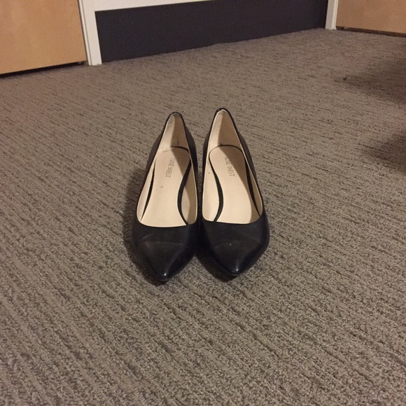 Nine West leather kitten heels