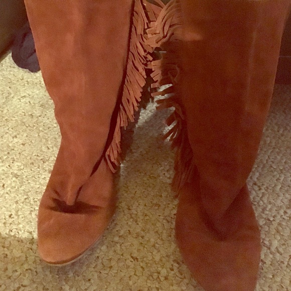 Suede brown boots. - Picture 1 of 3