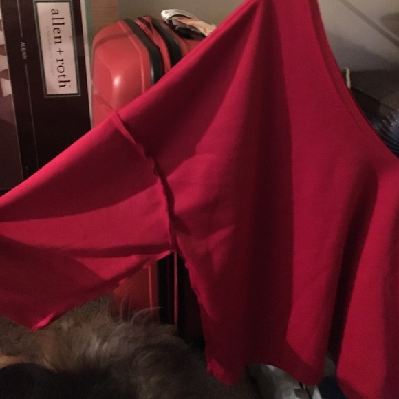 Red blouse - Picture 3 of 3