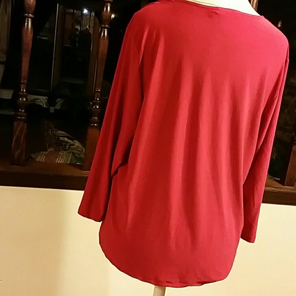 Beautiful Red Top! - Picture 2 of 2