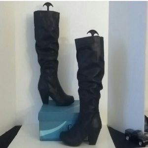 Cliff by white mountain boots.