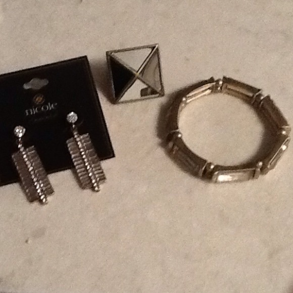 Nicole Miller earrings ring bracelet set