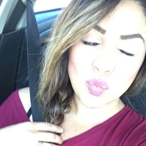 Meet your Posher, Val