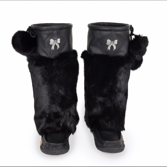 Limited Edition Brand New Lukluks mukluks-boots