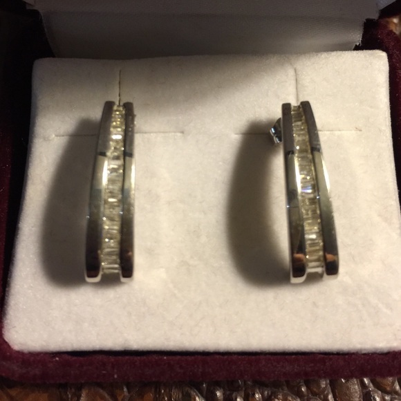 Diamond White Gold Baguette Pierced Earrings - Picture 2 of 4