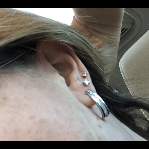 Diamond White Gold Baguette Pierced Earrings - Picture 4 of 4