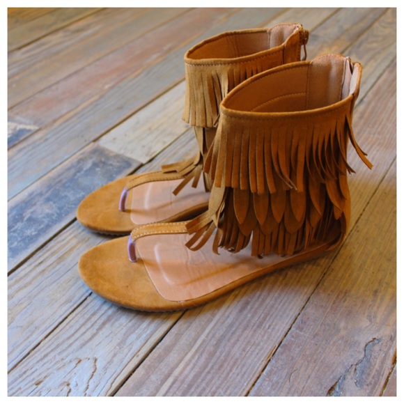T-strap ankle fringe sandal - Picture 3 of 4
