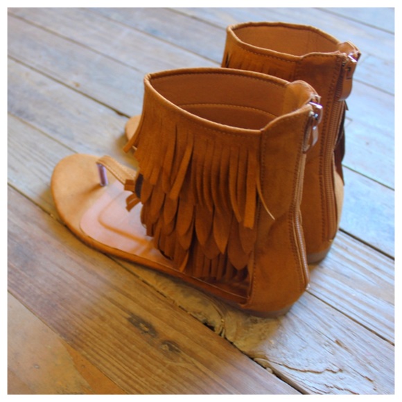 T-strap ankle fringe sandal - Picture 4 of 4