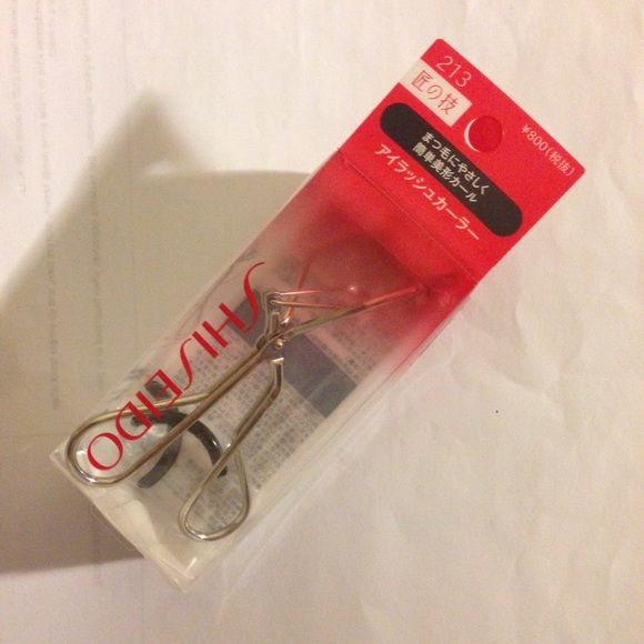 SHISEIDO EYELASH CURLER