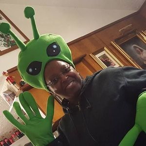 Meet your Posher, Deene