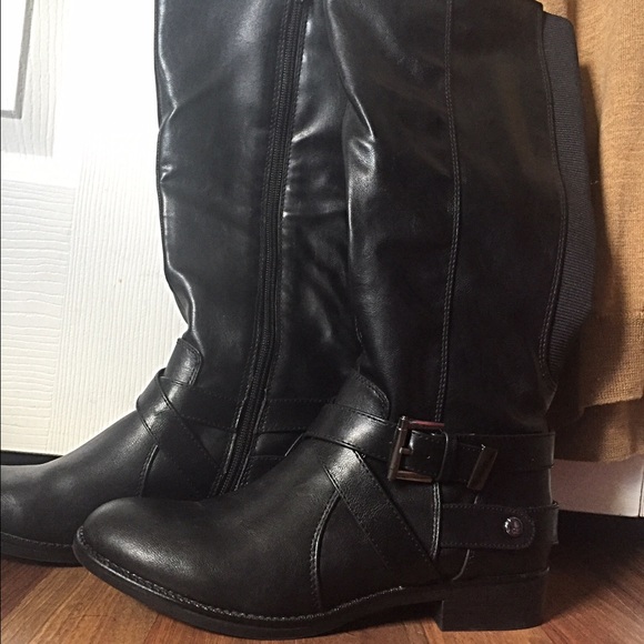 Racy Black Linz - Picture 2 of 4