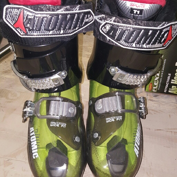 Atomic ski boots. worn twice