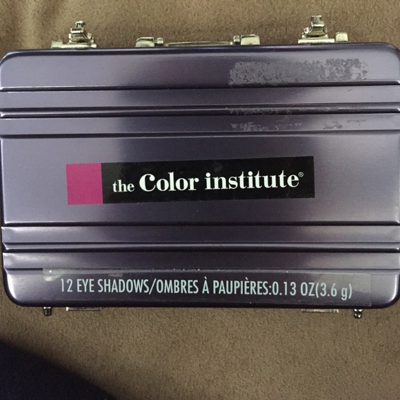 Eyeshadow - Picture 2 of 4