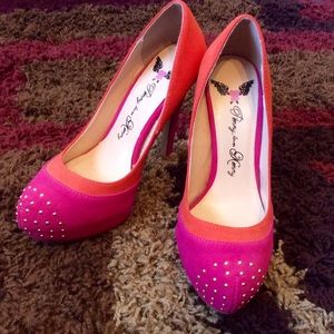 Gorgeous Penny loves Kenny multicolored heels!!👠