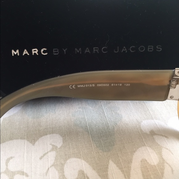 Marc by Marc Jacobs Olive Green Sunglasses - Picture 3 of 4