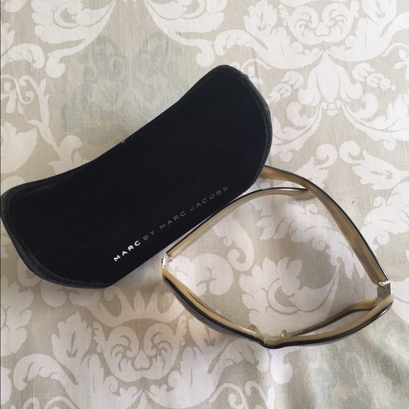 Marc by Marc Jacobs Olive Green Sunglasses - Picture 4 of 4