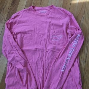 Vineyard Vines top salmon /pink color