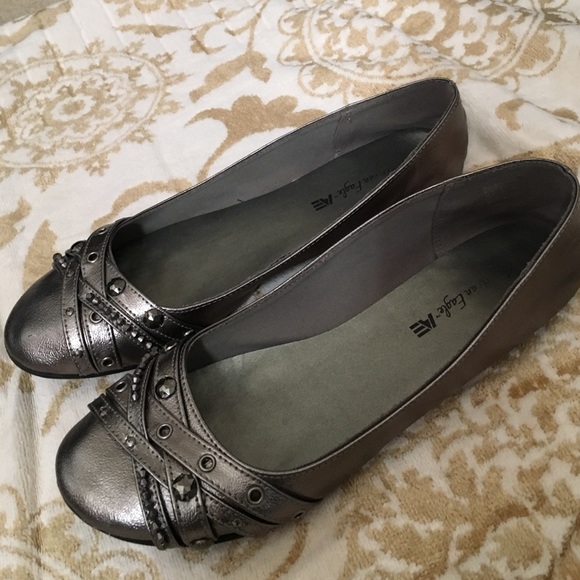 Versatile metallic flats with embellished detail!