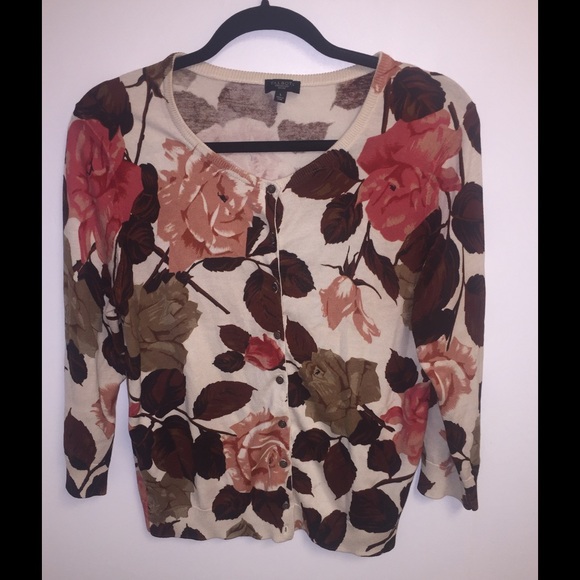 ❤️Beautiful Floral Cardigan❤️