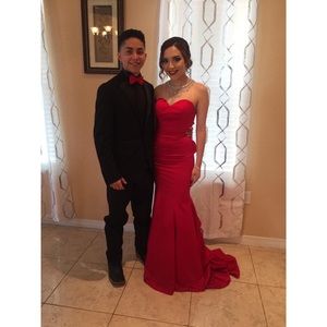 Meet your Posher, Carolina