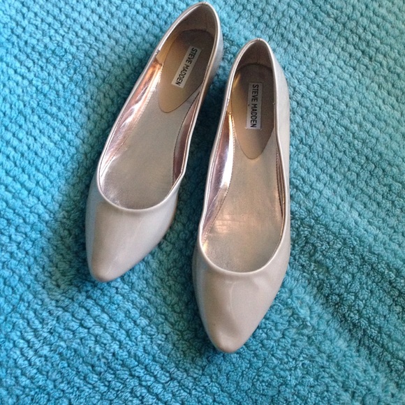 Nude Steve Madden Ibiza flats