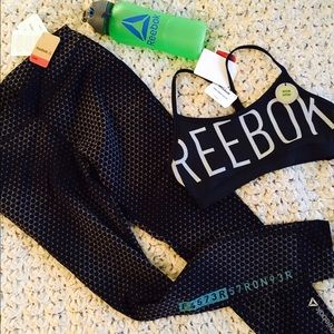 REDUCED! NWT REEBOK fitted tight workout pant Sz M