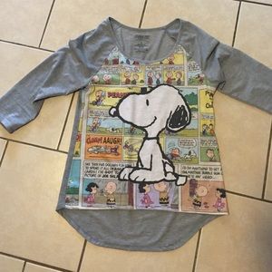 3/4 sleeve hi-low snoopy top size L juniors