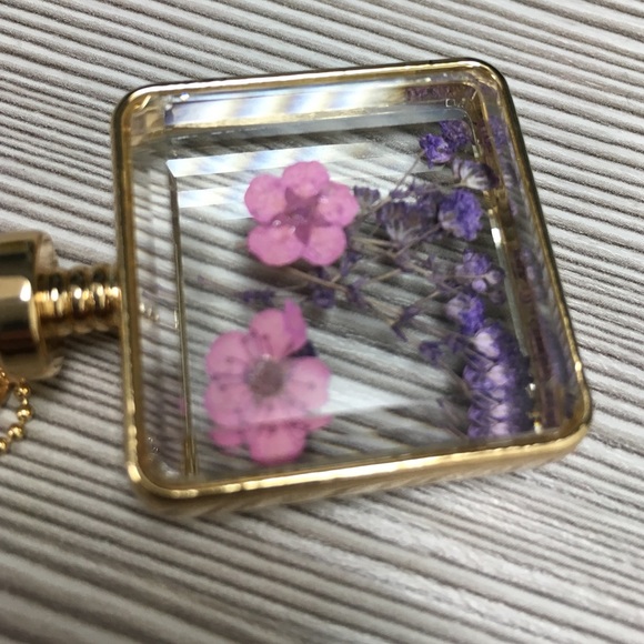 Necklace - Picture 2 of 3
