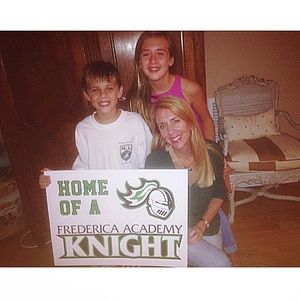 Meet your Posher, Ella